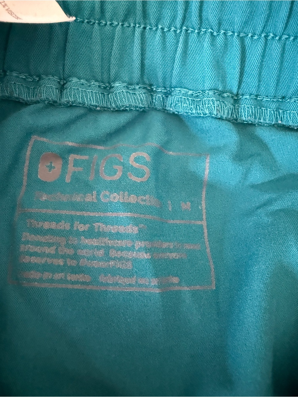 FIGS Teal Women's Scrub Set Pants & Top - Picture 3 of 3